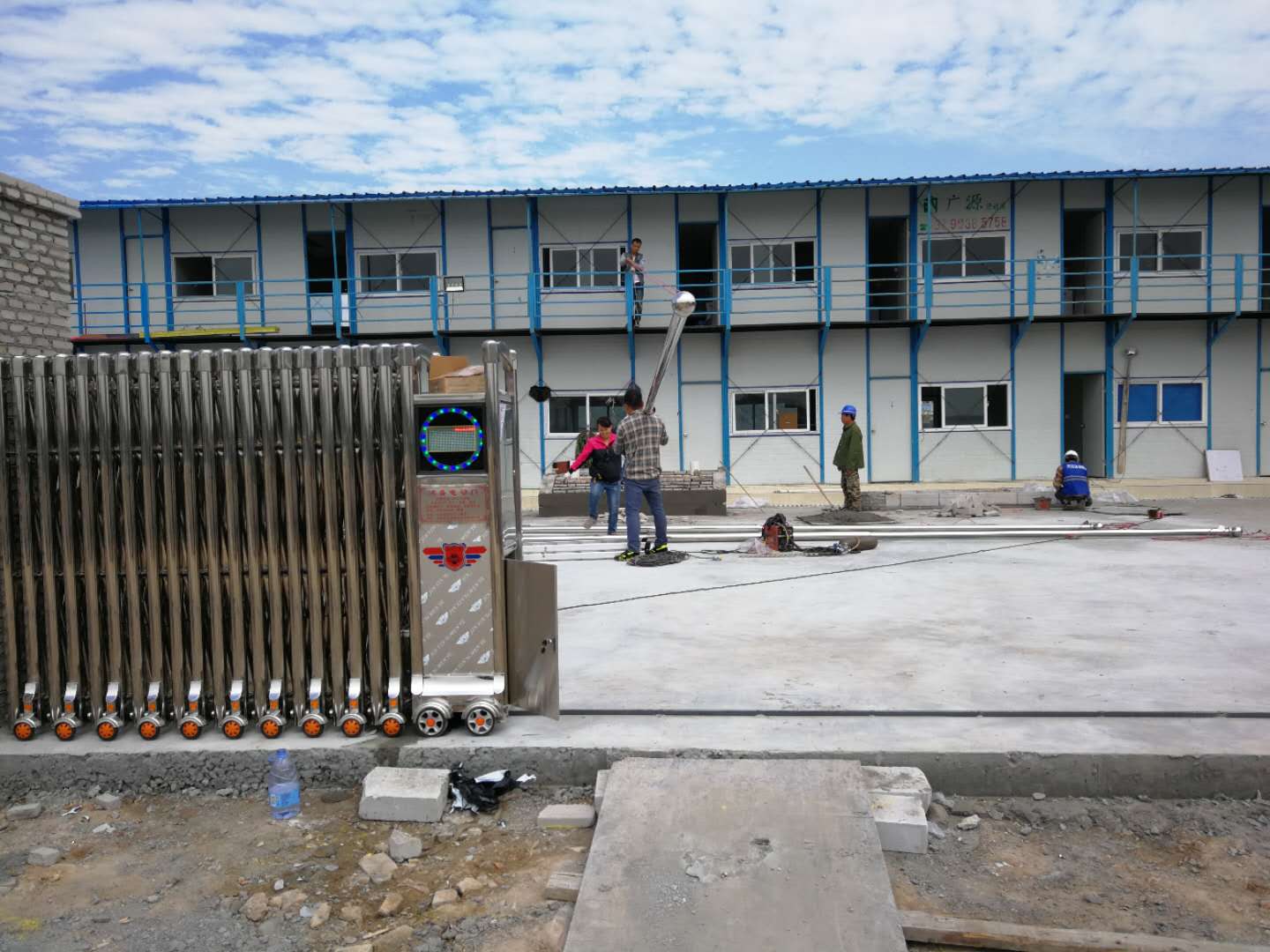 深圳市城市軌道交通6號(hào)線支線伸縮門(mén)工程案例 